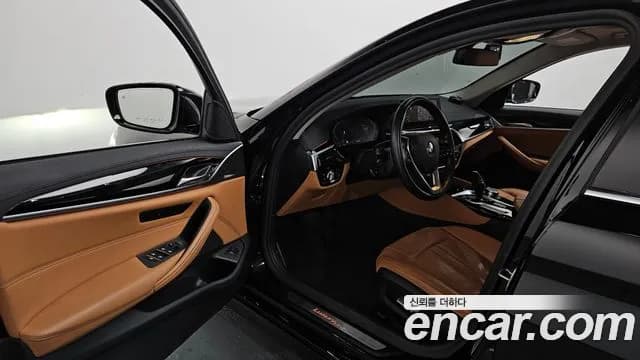 2020 BMW 5 Series (G30) 520i Luxury Sold VIN WBAJK9107LCE07026 – interior seats 2020 BMW 5 Series (G30) 520i Luxury Sold VIN WBAJK9107LCE07026 – interior seats