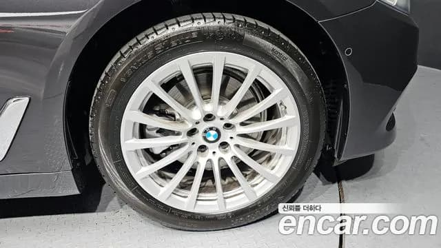 2020 BMW 5Series (G30) 520i Luxury Sold VIN WBAJK9109LCD63451 – rear exterior 2020 BMW 5Series (G30) 520i Luxury Sold VIN WBAJK9109LCD63451 – rear exterior