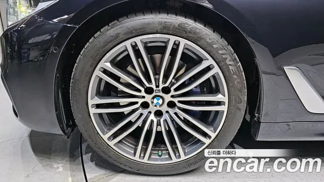 2020 BMW 5Series (G30) 530i M Sport Package Plus Sold VIN WBAJR5100LWW75089 – interior seats 2020 BMW 5Series (G30) 530i M Sport Package Plus Sold VIN WBAJR5100LWW75089 – interior seats