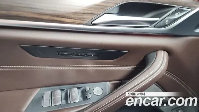 2020 BMW 5 Series (G30) 530i Luxury Plus Sold VIN WBAJR510111111111 – exterior detail 2020 BMW 5 Series (G30) 530i Luxury Plus Sold VIN WBAJR510111111111 – exterior detail