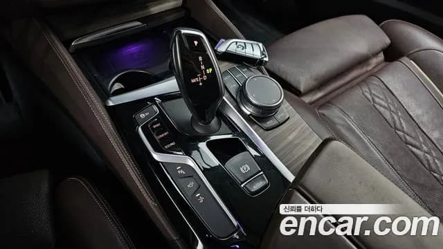 2019 BMW 6Series GT (G32) 640i xDrive Luxury Sold VIN WBAJV6108KBL16449 – exterior detail 2019 BMW 6Series GT (G32) 640i xDrive Luxury Sold VIN WBAJV6108KBL16449 – exterior detail