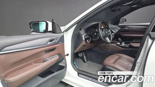 2022 BMW 6 Series GT (G32) 620d xDrive M Sport Sold VIN WBAJY0105NCJ91641 – interior seats 2022 BMW 6 Series GT (G32) 620d xDrive M Sport Sold VIN WBAJY0105NCJ91641 – interior seats