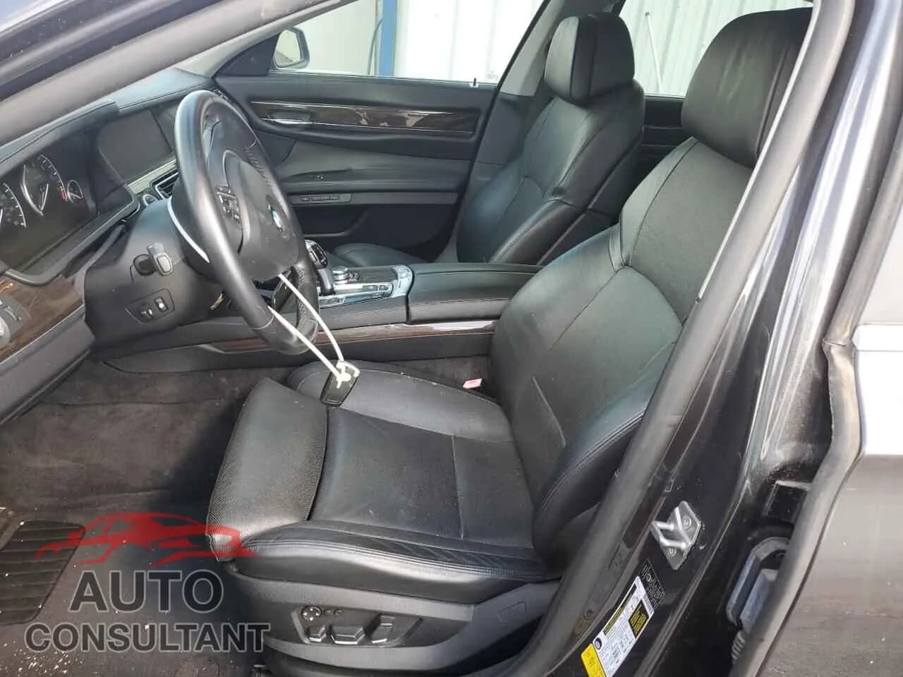 2011 BMW 7 SERIES Damaged VIN WBAKA4C54BC612866 – exterior detail 2011 BMW 7 SERIES Damaged VIN WBAKA4C54BC612866 – exterior detail