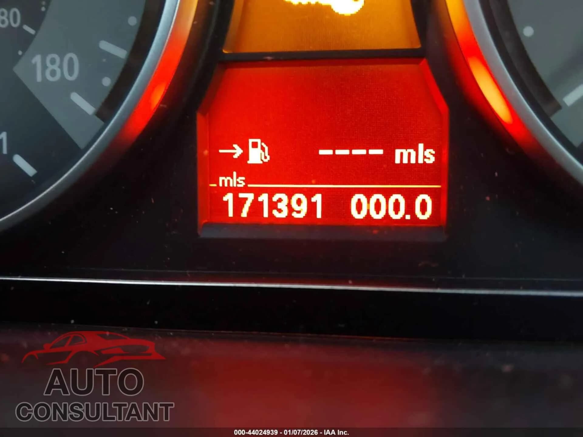 2011 BMW 328I Damaged VIN WBAKF3C50BE567649 – photo 16 2011 BMW 328I Damaged VIN WBAKF3C50BE567649 – photo 16