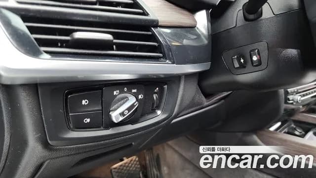 2017 BMW X5 (F15) xDrive 30d Sold VIN WBAKS4102H0R94748 – engine bay 2017 BMW X5 (F15) xDrive 30d Sold VIN WBAKS4102H0R94748 – engine bay