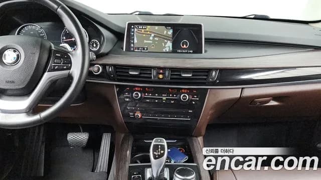 2017 BMW X5 (F15) xDrive 30d Sold VIN WBAKS4108H0R95550 – interior seats 2017 BMW X5 (F15) xDrive 30d Sold VIN WBAKS4108H0R95550 – interior seats