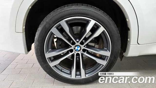 2019 BMW X6 (F16) xDrive 40d M Sport Sold VIN WBAKV4102K0Z75227 – engine bay 2019 BMW X6 (F16) xDrive 40d M Sport Sold VIN WBAKV4102K0Z75227 – engine bay