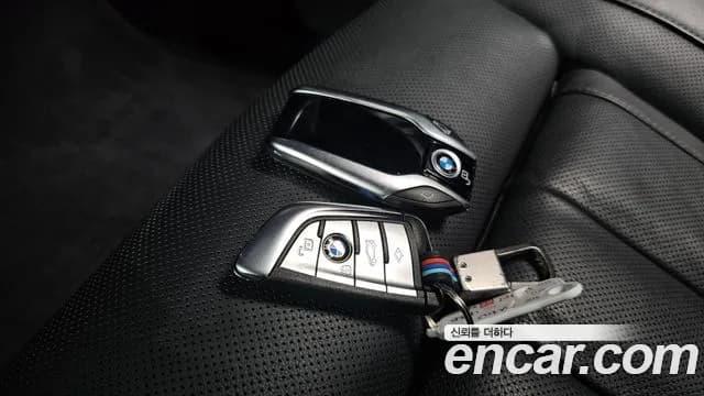 2021 BMW X5 (G05) xDrive 45e M Sport Sold VIN WBATA6100M9H38555 – interior seats 2021 BMW X5 (G05) xDrive 45e M Sport Sold VIN WBATA6100M9H38555 – interior seats