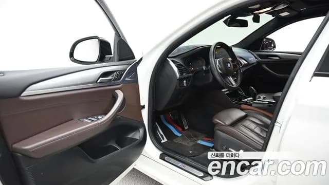 2020 BMW X4 (G02) xDrive20d M Sport Sold VIN WBAVJ9103L9A45469 – exterior detail 2020 BMW X4 (G02) xDrive20d M Sport Sold VIN WBAVJ9103L9A45469 – exterior detail