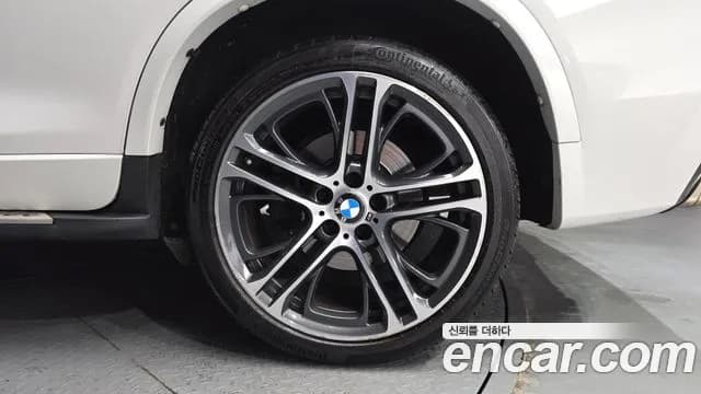 2018 BMW X4 (F26) xDrive20d M Sport Sold VIN WBAXX1104J0Y52686 – engine bay 2018 BMW X4 (F26) xDrive20d M Sport Sold VIN WBAXX1104J0Y52686 – engine bay
