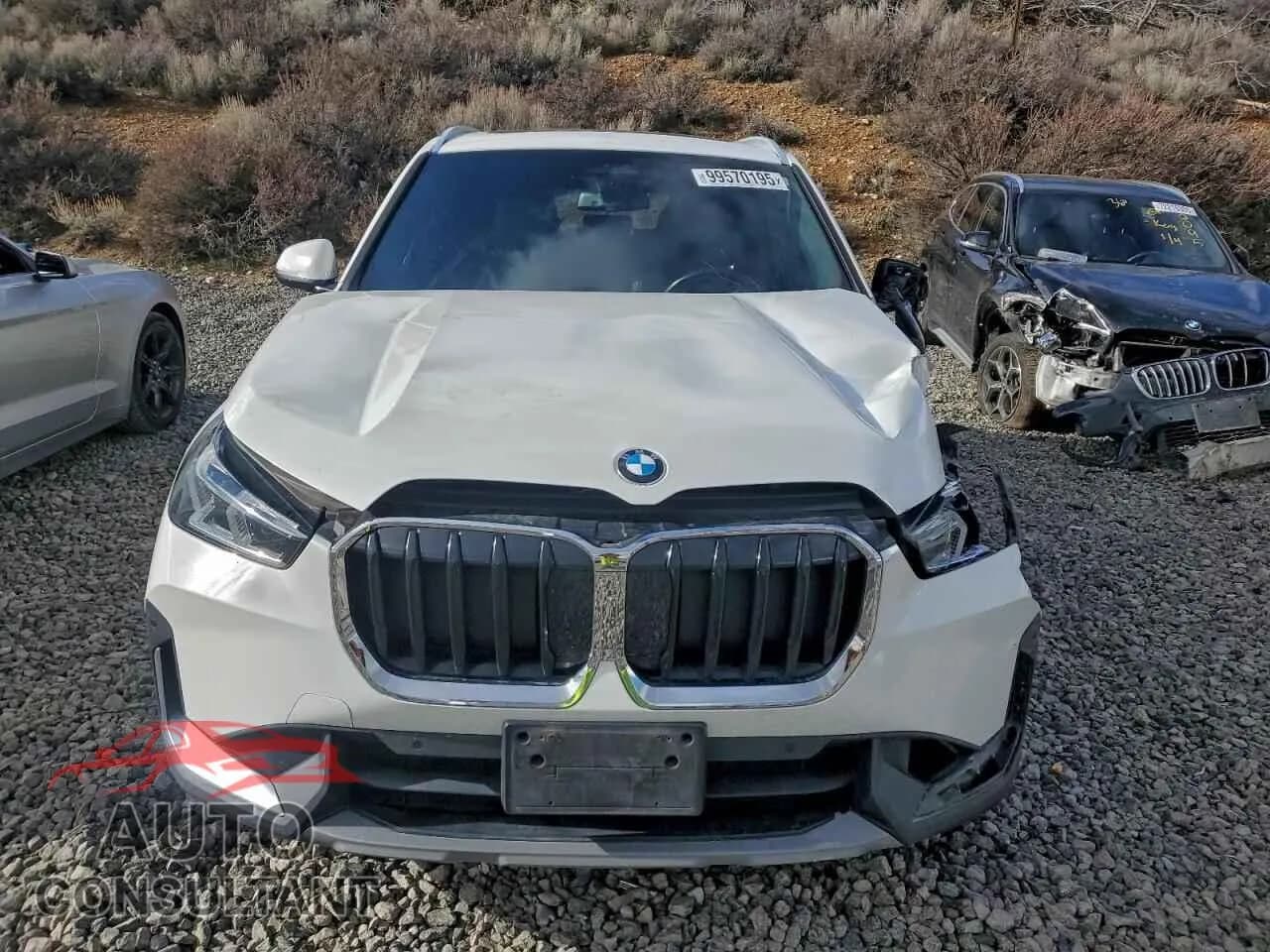 2023 BMW X1 Damaged VIN WBX73EF04P5V95302 – interior seats 2023 BMW X1 Damaged VIN WBX73EF04P5V95302 – interior seats