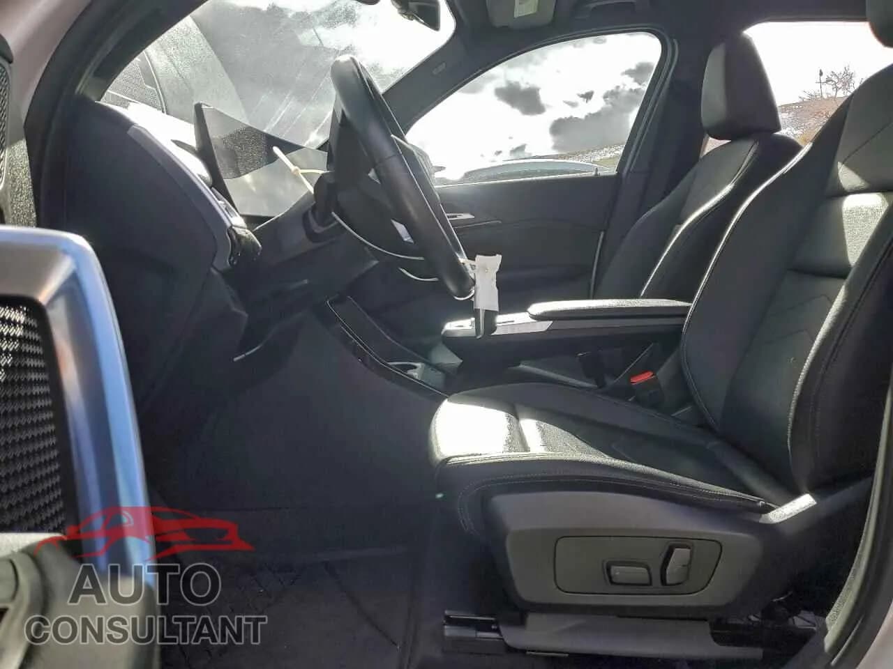 2023 BMW X1 Damaged VIN WBX73EF04P5V95302 – exterior detail 2023 BMW X1 Damaged VIN WBX73EF04P5V95302 – exterior detail