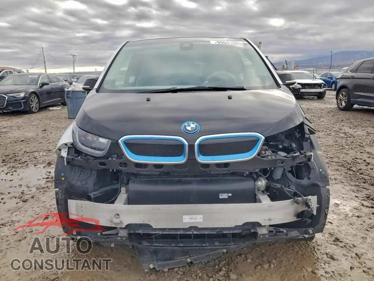 2017 BMW I SERIES Damaged VIN WBY1Z8C37HV891819 – interior seats 2017 BMW I SERIES Damaged VIN WBY1Z8C37HV891819 – interior seats