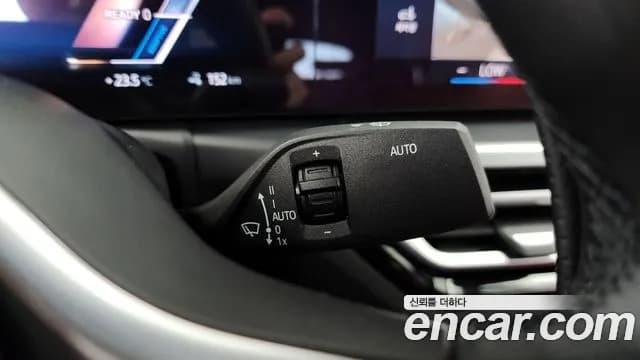 2022 BMW i4 eDrive40 M Sports Sold VIN WBY71AW03NFN10354 – interior seats 2022 BMW i4 eDrive40 M Sports Sold VIN WBY71AW03NFN10354 – interior seats