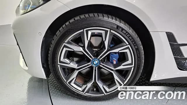 2022 BMW i4 eDrive40 M Sports Pro Sold VIN WBY71AW06NFN21364 – side profile 2022 BMW i4 eDrive40 M Sports Pro Sold VIN WBY71AW06NFN21364 – side profile