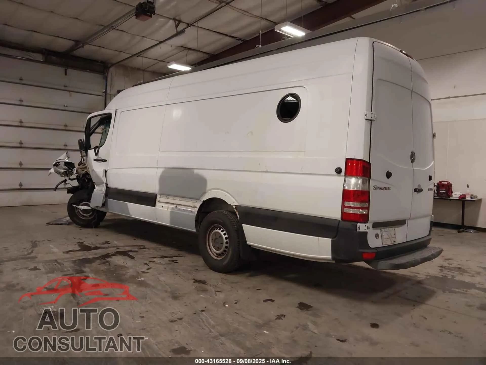 2013 MERCEDES-BENZ SPRINTER 2500 Damaged VIN WD3PE8CC6D5737565 – side profile 2013 MERCEDES-BENZ SPRINTER 2500 Damaged VIN WD3PE8CC6D5737565 – side profile