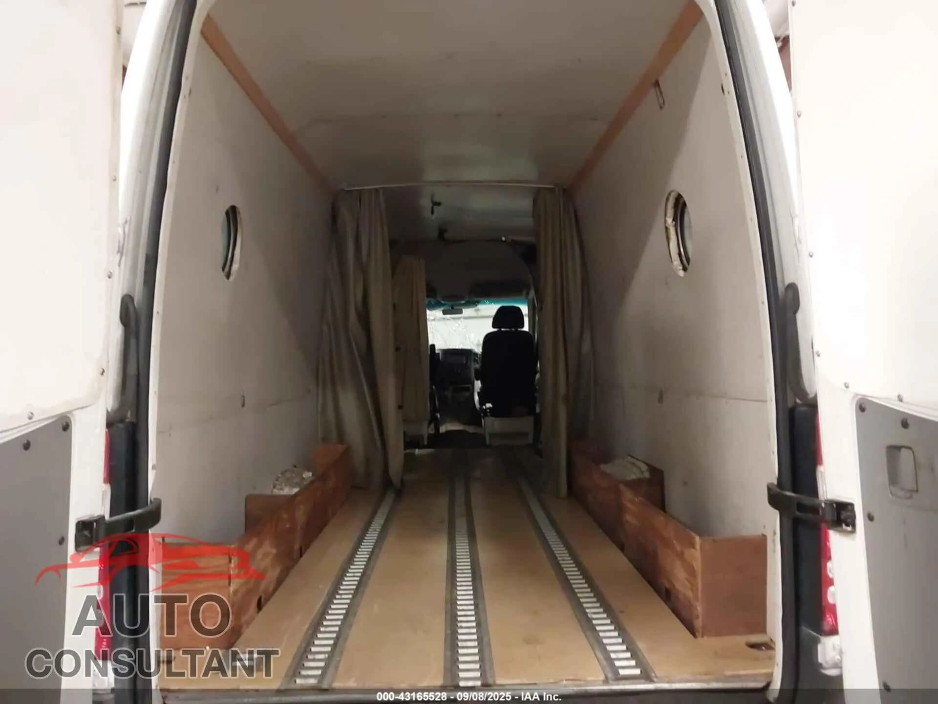 2013 MERCEDES-BENZ SPRINTER 2500 Damaged VIN WD3PE8CC6D5737565 – photo 14 2013 MERCEDES-BENZ SPRINTER 2500 Damaged VIN WD3PE8CC6D5737565 – photo 14