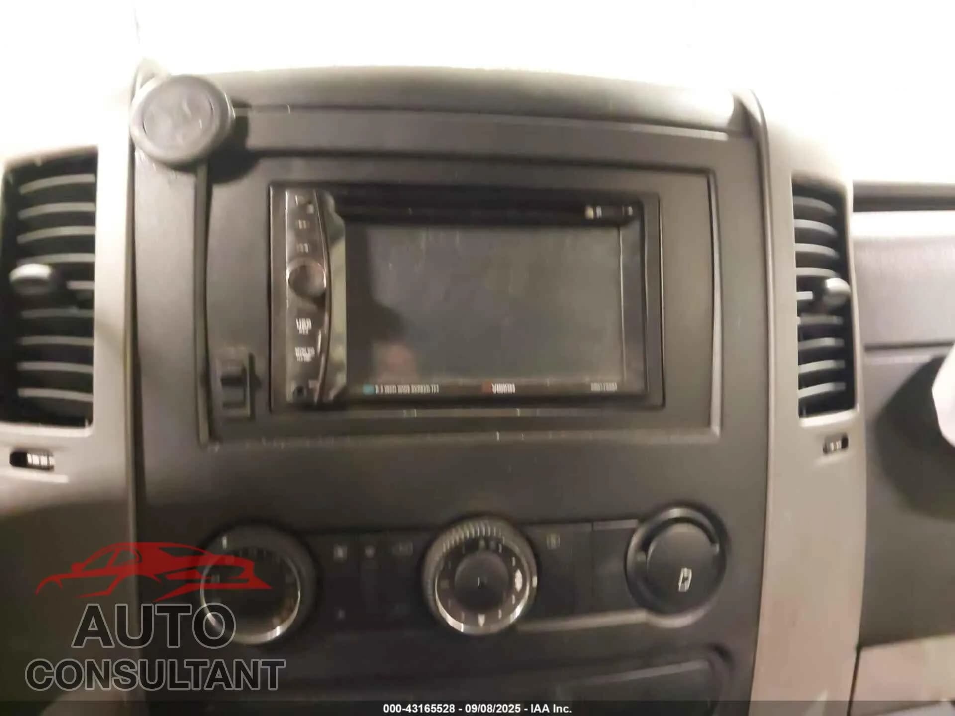 2013 MERCEDES-BENZ SPRINTER 2500 Damaged VIN WD3PE8CC6D5737565 – photo 19 2013 MERCEDES-BENZ SPRINTER 2500 Damaged VIN WD3PE8CC6D5737565 – photo 19