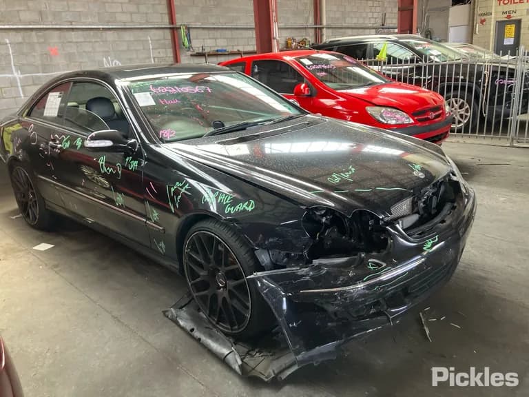 2006 Mercedes-Benz CLK-Class Used VIN WDB2093562F191959 – interior seats 2006 Mercedes-Benz CLK-Class Used VIN WDB2093562F191959 – interior seats