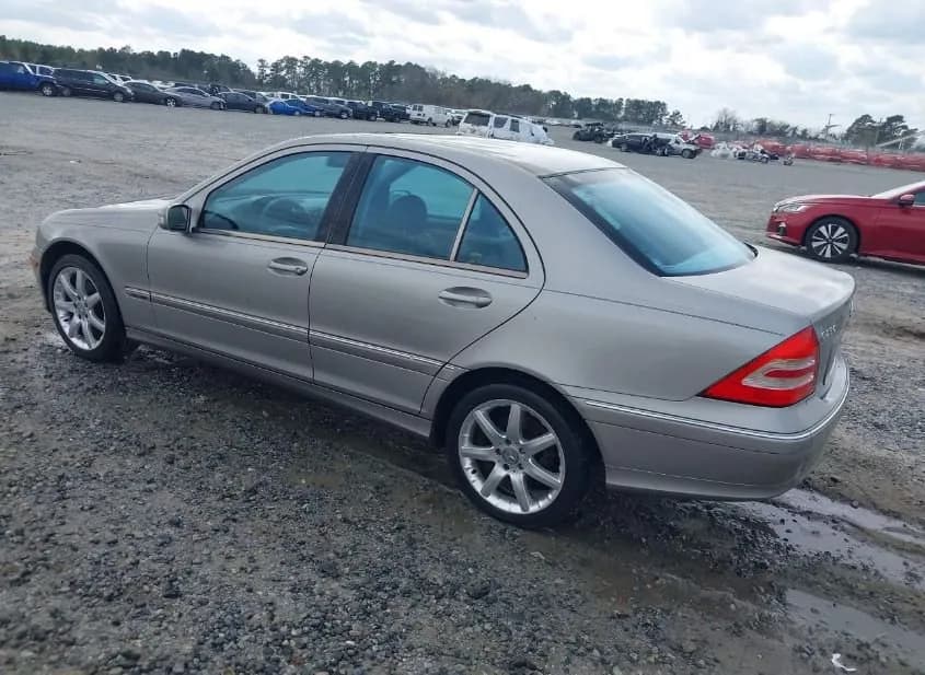 2003 MERCEDES-BENZ C-Class Used VIN WDBRF40J73F418559 – front exterior 2003 MERCEDES-BENZ C-Class Used VIN WDBRF40J73F418559 – front exterior