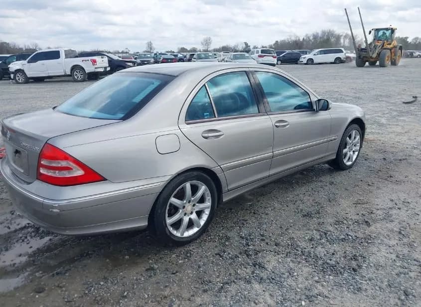 2003 MERCEDES-BENZ C-Class Used VIN WDBRF40J73F418559 – photo 11 2003 MERCEDES-BENZ C-Class Used VIN WDBRF40J73F418559 – photo 11