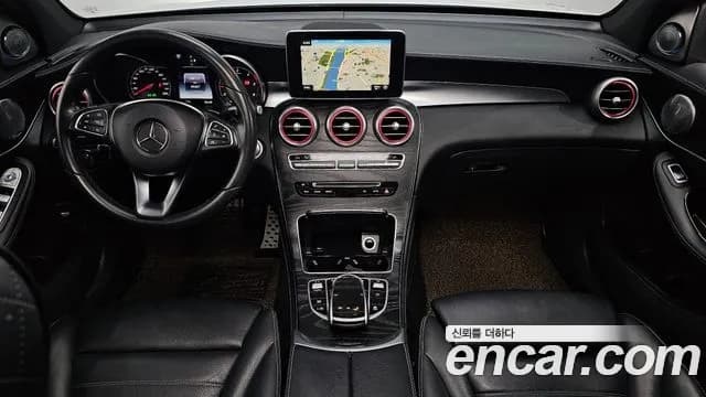 2017 Mercedes-Benz GLC-Class X253 GLC220 d 4MATIC Premium Sold VIN WDC0G0FB8HF229906 – rear exterior 2017 Mercedes-Benz GLC-Class X253 GLC220 d 4MATIC Premium Sold VIN WDC0G0FB8HF229906 – rear exterior