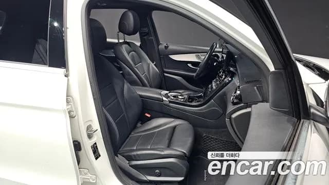 2018 Mercedes-Benz GLC-Class X253 GLC220 d 4MATIC Sold VIN WDC0G0FB9JF450615 – side profile 2018 Mercedes-Benz GLC-Class X253 GLC220 d 4MATIC Sold VIN WDC0G0FB9JF450615 – side profile
