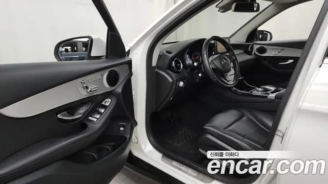 2018 Mercedes-Benz GLC-Class X253 GLC220 d 4MATIC Sold VIN WDC0G0FBXJF449358 – rear exterior 2018 Mercedes-Benz GLC-Class X253 GLC220 d 4MATIC Sold VIN WDC0G0FBXJF449358 – rear exterior