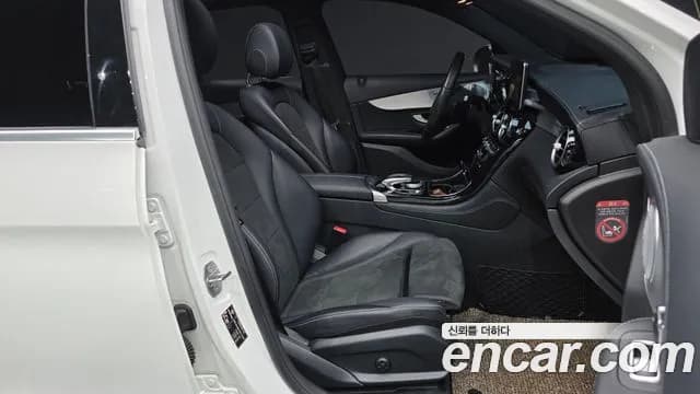 2017 Mercedes-Benz GLC-Class X253 GLC250 d 4MATIC Sold VIN WDC0G0KB1HF213441 – interior seats 2017 Mercedes-Benz GLC-Class X253 GLC250 d 4MATIC Sold VIN WDC0G0KB1HF213441 – interior seats
