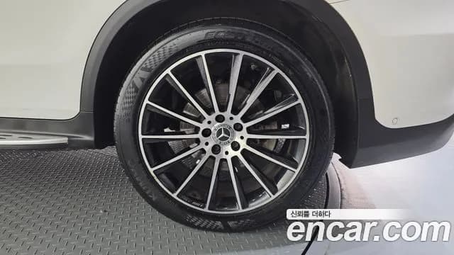 2019 Mercedes-Benz GLC-Class X253 GLC300 4MATIC AMG Line Sold VIN WDC0G4KB4KF667908 – photo 19 2019 Mercedes-Benz GLC-Class X253 GLC300 4MATIC AMG Line Sold VIN WDC0G4KB4KF667908 – photo 19
