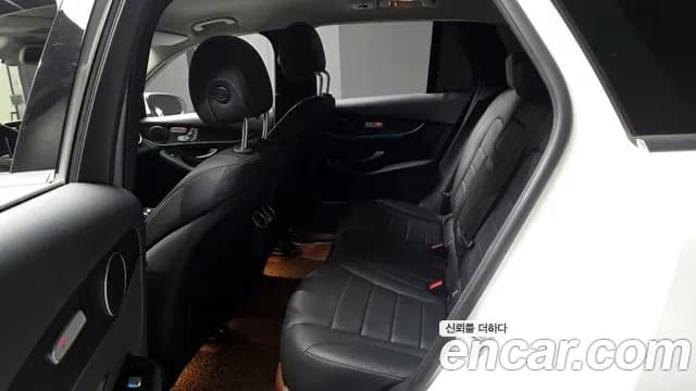 2019 Mercedes-Benz GLC-Class X253 GLC300 4MATIC Sold VIN WDC0G4KB6KF623988 – interior seats 2019 Mercedes-Benz GLC-Class X253 GLC300 4MATIC Sold VIN WDC0G4KB6KF623988 – interior seats