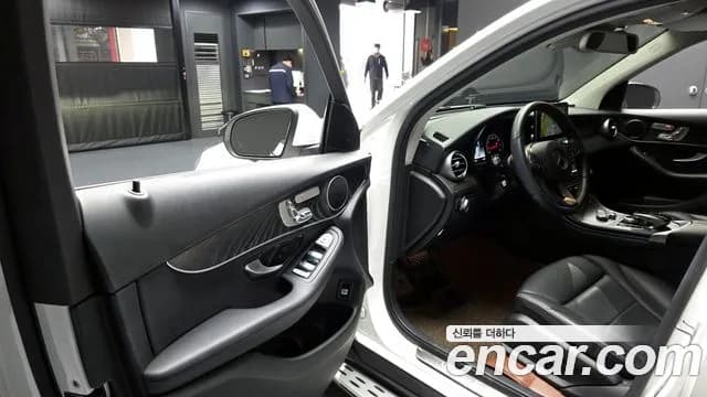 2019 Mercedes-Benz GLC-Class X253 GLC300 4MATIC Sold VIN WDC0G4KB6KF623988 – photo 31 2019 Mercedes-Benz GLC-Class X253 GLC300 4MATIC Sold VIN WDC0G4KB6KF623988 – photo 31