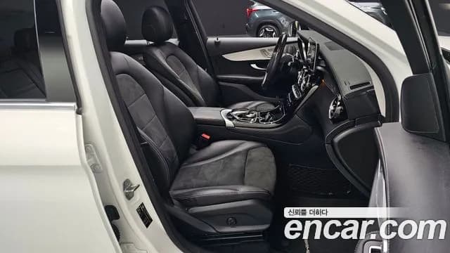2019 Mercedes-Benz GLC-Class X253 GLC300 4MATIC AMG Line Sold VIN WDC0G4KBXKF631480 – rear exterior 2019 Mercedes-Benz GLC-Class X253 GLC300 4MATIC AMG Line Sold VIN WDC0G4KBXKF631480 – rear exterior