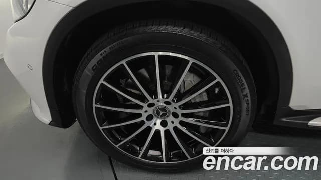 2019 Mercedes-Benz GLC-Class X253 GLC300 4MATIC AMG Line Sold VIN WDC0G4KBXKF631480 – side profile 2019 Mercedes-Benz GLC-Class X253 GLC300 4MATIC AMG Line Sold VIN WDC0G4KBXKF631480 – side profile