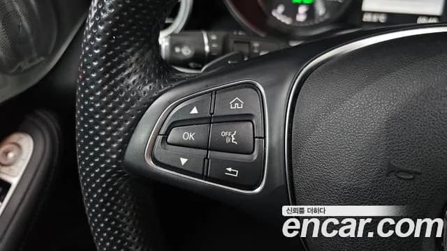 2019 Mercedes-Benz GLC-Class X253 GLC300 4MATIC AMG Line Sold VIN WDC0G4KBXKF631480 – trunk area 2019 Mercedes-Benz GLC-Class X253 GLC300 4MATIC AMG Line Sold VIN WDC0G4KBXKF631480 – trunk area