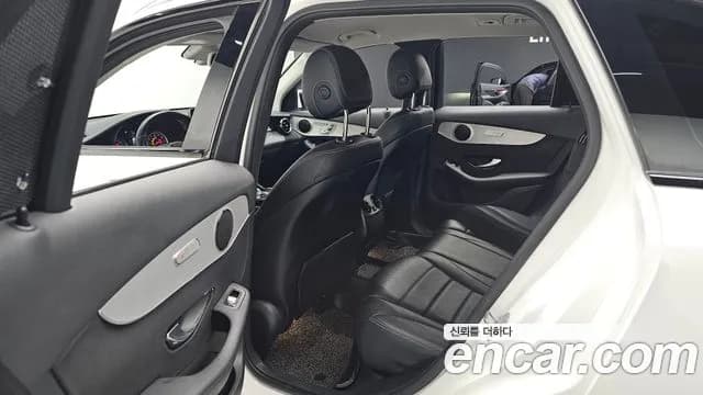 2019 Mercedes-Benz GLC-Class X253 GLC350e 4MATIC Sold VIN WDC0G5EB0KF499749 – trunk area 2019 Mercedes-Benz GLC-Class X253 GLC350e 4MATIC Sold VIN WDC0G5EB0KF499749 – trunk area