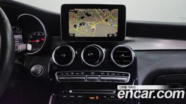 2019 Mercedes-Benz GLC-Class X253 GLC350e 4MATIC Premium Sold VIN WDC0G5EB0KF508711 – trunk area 2019 Mercedes-Benz GLC-Class X253 GLC350e 4MATIC Premium Sold VIN WDC0G5EB0KF508711 – trunk area