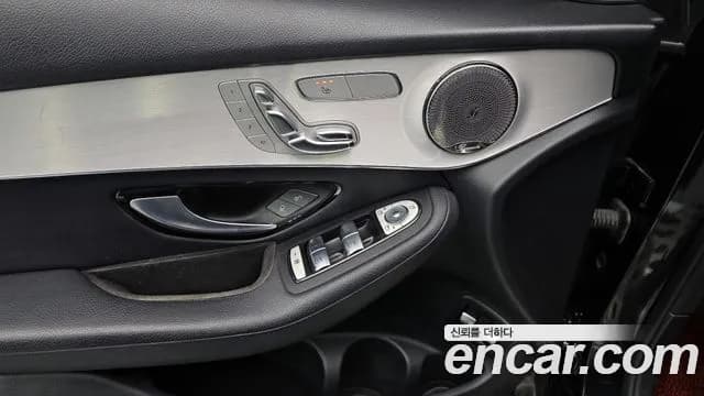 2019 Mercedes-Benz GLC-Class X253 GLC350e 4MATIC Premium Sold VIN WDC0G5EB111111111 – interior seats 2019 Mercedes-Benz GLC-Class X253 GLC350e 4MATIC Premium Sold VIN WDC0G5EB111111111 – interior seats