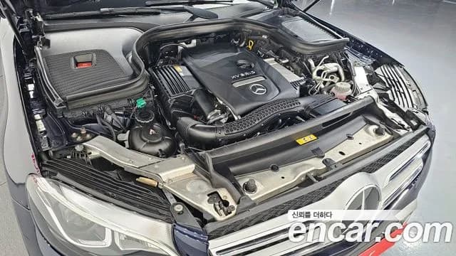 2019 Mercedes-Benz GLC-Class X253 GLC350e 4MATIC Premium Sold VIN WDC0G5EB1KF519734 – interior seats 2019 Mercedes-Benz GLC-Class X253 GLC350e 4MATIC Premium Sold VIN WDC0G5EB1KF519734 – interior seats
