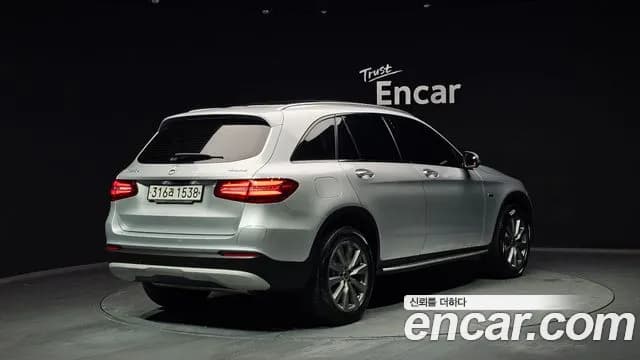 2019 Mercedes-Benz GLC-Class X253 GLC350e 4MATIC Premium Sold VIN WDC0G5EB1KF661159 – rear exterior 2019 Mercedes-Benz GLC-Class X253 GLC350e 4MATIC Premium Sold VIN WDC0G5EB1KF661159 – rear exterior