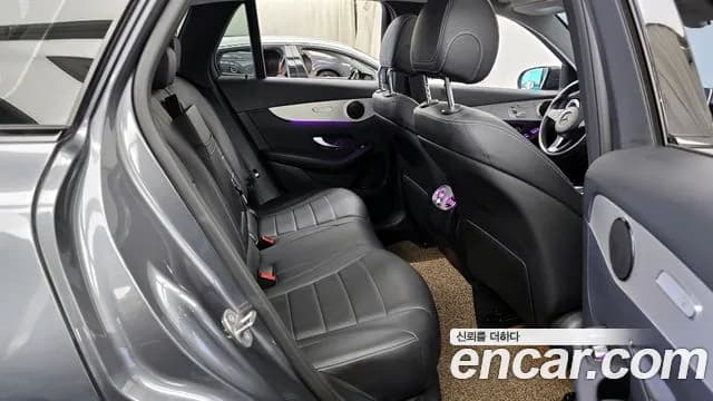 2018 Mercedes-Benz GLC-Class X253 GLC350e 4MATIC Premium Sold VIN WDC0G5EB6JF362037 – interior seats 2018 Mercedes-Benz GLC-Class X253 GLC350e 4MATIC Premium Sold VIN WDC0G5EB6JF362037 – interior seats