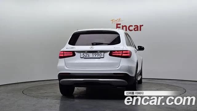 2018 Mercedes-Benz GLC-Class X253 GLC350e 4MATIC Premium Sold VIN WDC0G5EB6JF446665 – trunk area 2018 Mercedes-Benz GLC-Class X253 GLC350e 4MATIC Premium Sold VIN WDC0G5EB6JF446665 – trunk area