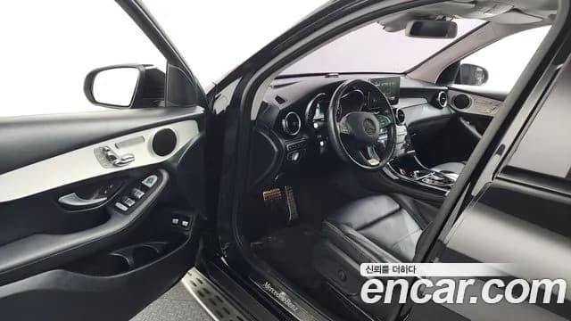 2019 Mercedes-Benz GLC-Class X253 GLC350e 4MATIC Premium Sold VIN WDC0G5EB6KF512844 – photo 17 2019 Mercedes-Benz GLC-Class X253 GLC350e 4MATIC Premium Sold VIN WDC0G5EB6KF512844 – photo 17