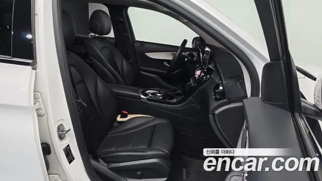 2019 Mercedes-Benz GLC-Class X253 GLC350e 4MATIC Premium Sold VIN WDC0G5EBXKF588163 – rear exterior 2019 Mercedes-Benz GLC-Class X253 GLC350e 4MATIC Premium Sold VIN WDC0G5EBXKF588163 – rear exterior