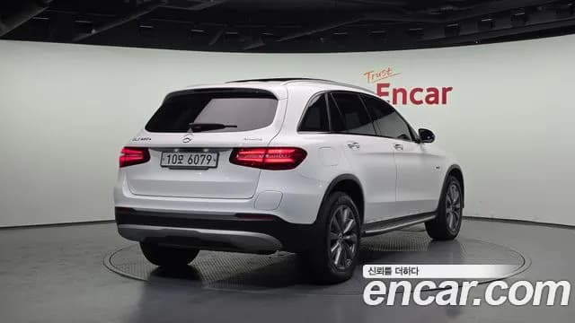 2019 Mercedes-Benz GLC-Class X253 GLC350e 4MATIC Premium Sold VIN WDC0G5EBXKF588163 – interior seats 2019 Mercedes-Benz GLC-Class X253 GLC350e 4MATIC Premium Sold VIN WDC0G5EBXKF588163 – interior seats