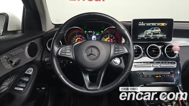 2019 Mercedes-Benz GLC-Class X253 GLC350e 4MATIC Premium Sold VIN WDC0G5EBXKF588163 – trunk area 2019 Mercedes-Benz GLC-Class X253 GLC350e 4MATIC Premium Sold VIN WDC0G5EBXKF588163 – trunk area
