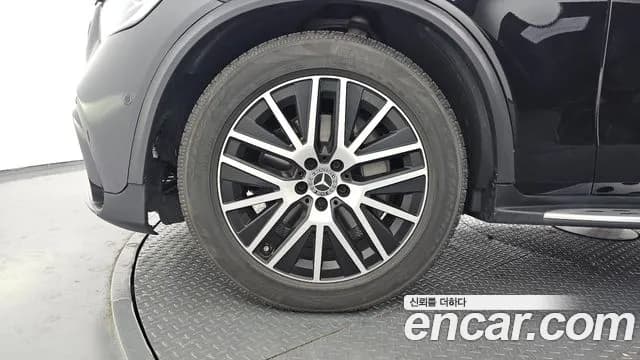 2020 Mercedes-Benz GLC-Class X253 GLC300 4MATIC Sold VIN WDC0G8EB4LF746693 – rear exterior 2020 Mercedes-Benz GLC-Class X253 GLC300 4MATIC Sold VIN WDC0G8EB4LF746693 – rear exterior