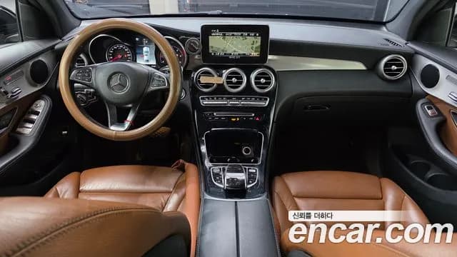 2018 Mercedes-Benz GLC-Class X253 GLC220 d 4MATIC Premium Coupe Sold VIN WDC0J0FB5JF372724 – interior seats 2018 Mercedes-Benz GLC-Class X253 GLC220 d 4MATIC Premium Coupe Sold VIN WDC0J0FB5JF372724 – interior seats