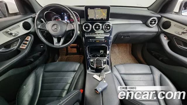 2018 Mercedes-Benz GLC-Class X253 GLC220 d 4MATIC Premium Coupe Sold VIN WDC0J0FBXJF364120 – trunk area 2018 Mercedes-Benz GLC-Class X253 GLC220 d 4MATIC Premium Coupe Sold VIN WDC0J0FBXJF364120 – trunk area