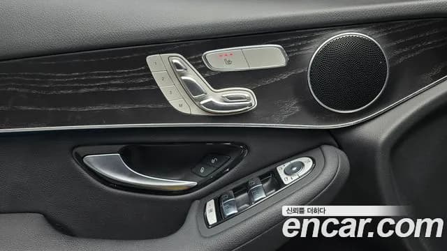 2019 Mercedes-Benz GLC-Class X253 GCL300 4MATIC Coupe Sold VIN WDC0J4KB0KF669754 – photo 17 2019 Mercedes-Benz GLC-Class X253 GCL300 4MATIC Coupe Sold VIN WDC0J4KB0KF669754 – photo 17